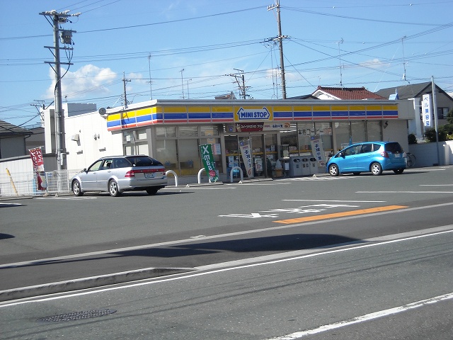 コンビ二：ミニストップ磐田中町店　890m
