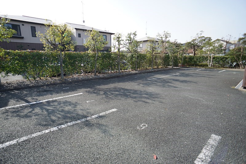 ガーデンハイツ四ツ池Ｄ 駐車場