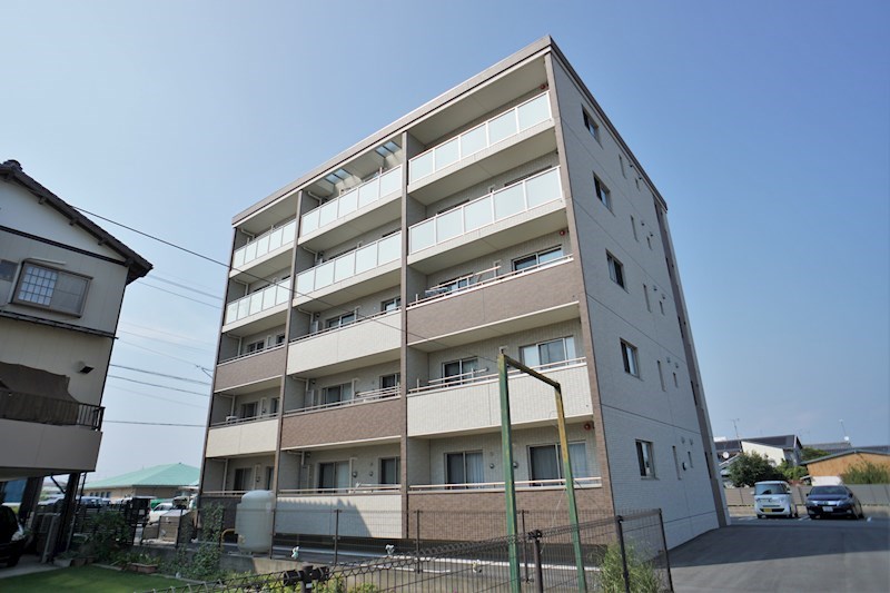 アルミュール 外観