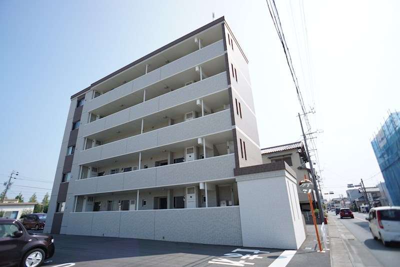 アルミュール 外観