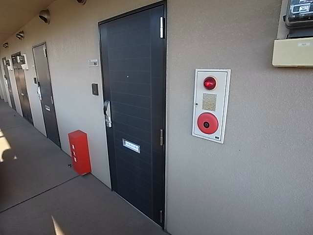 アソシエ 玄関