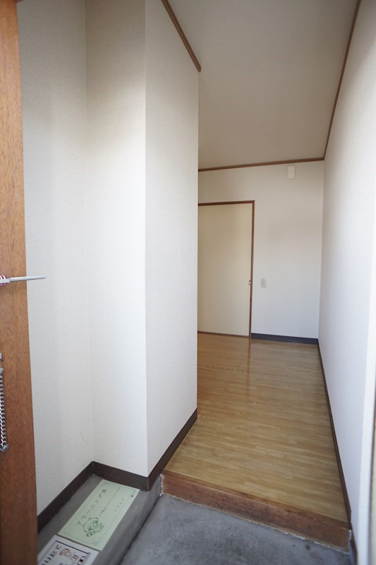 ハイツ門名 玄関