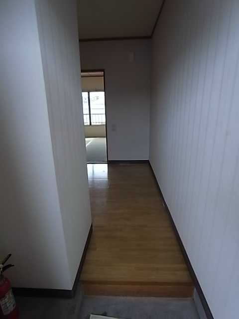 ハイツ門名 玄関