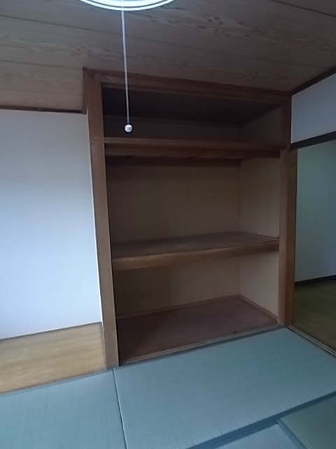 ハイツ門名 収納