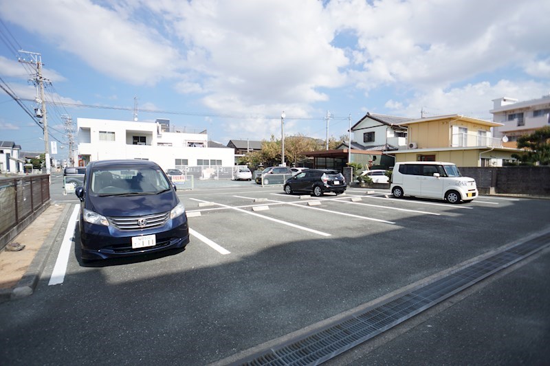ベルクール 駐車場