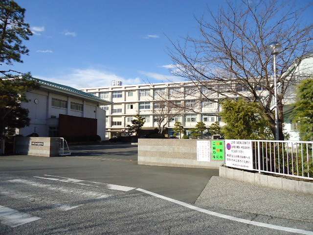 高校・高専：静岡県立掛川西高校　981m