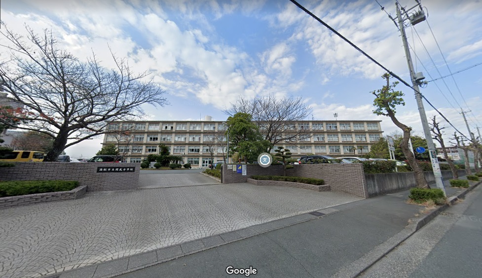 中学校：浜松市立開成中学校　487m