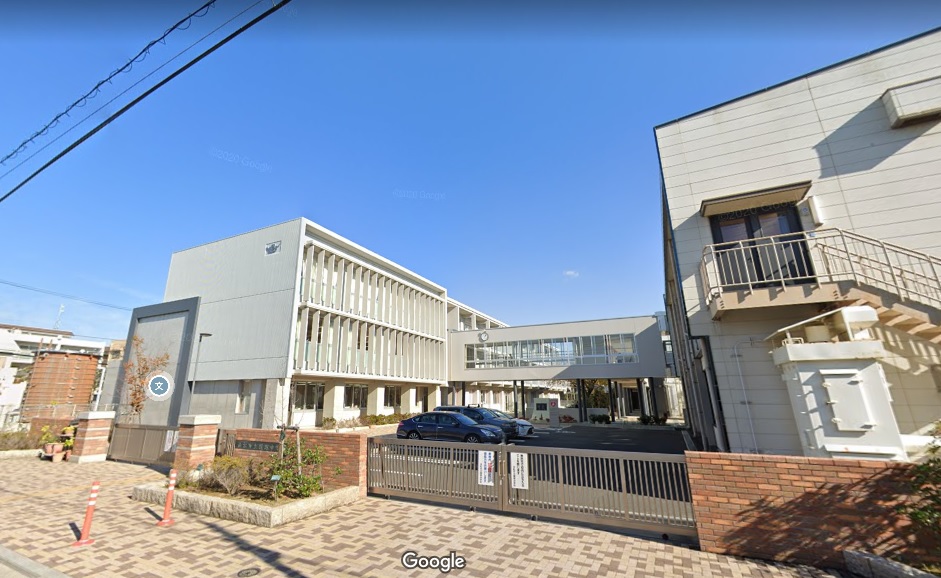 中学校：浜松市立蜆塚中学校　408m