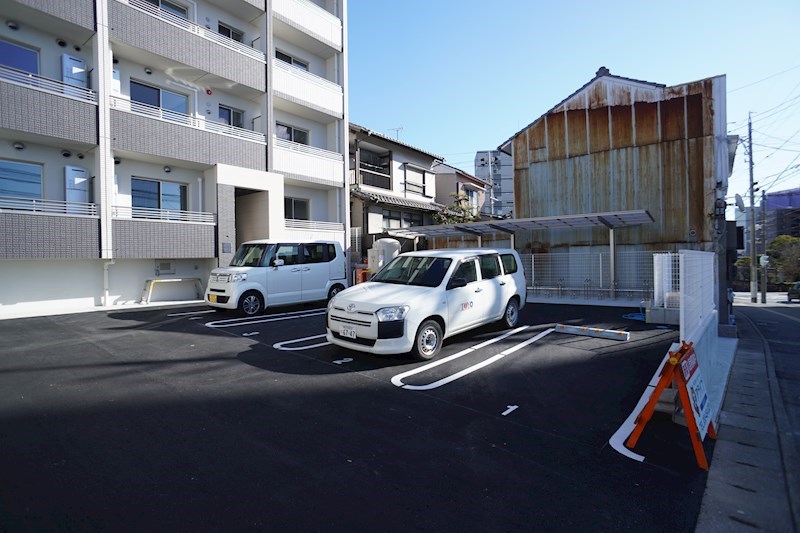 レストリーシェディジョーヴェ 駐車場