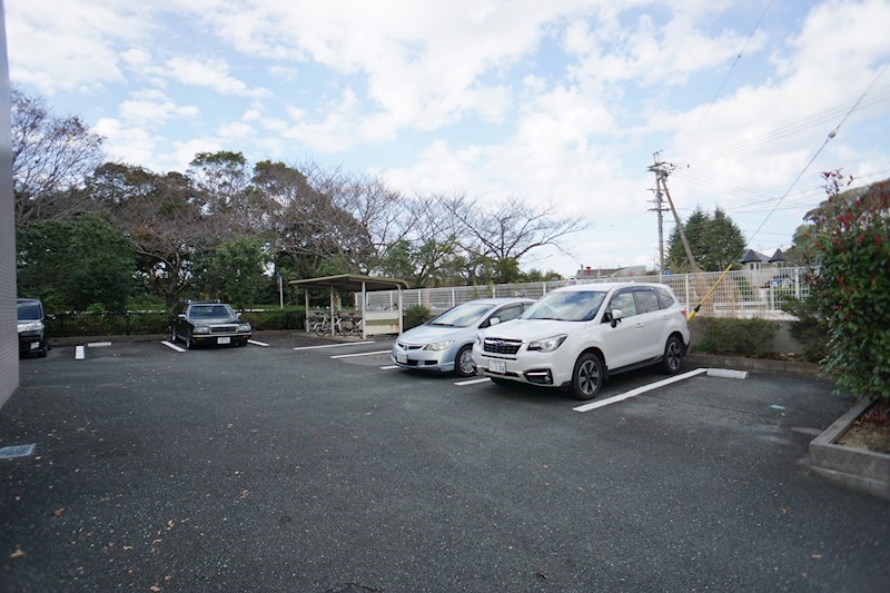 ハーモニー 駐車場