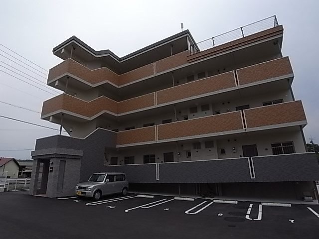 グラン　リヴァー 駐車場