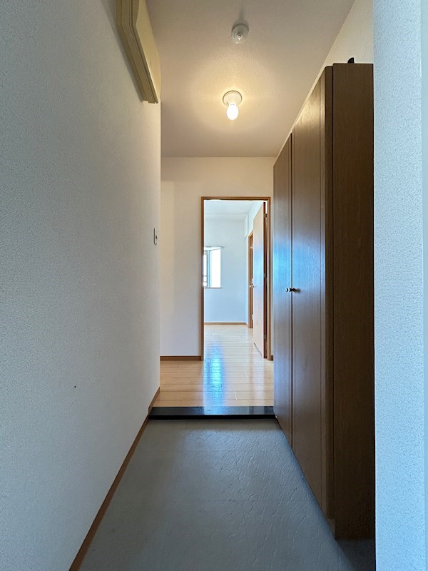 アンシャンテ 玄関