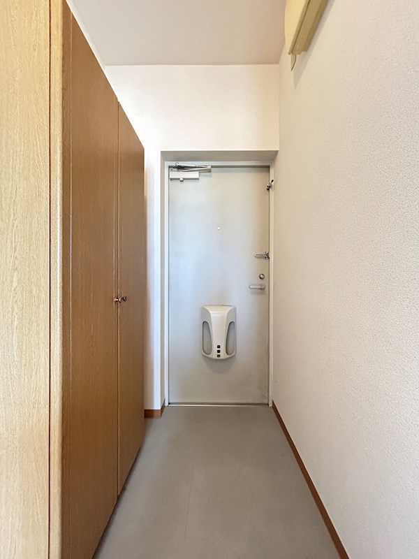 アンシャンテ 玄関